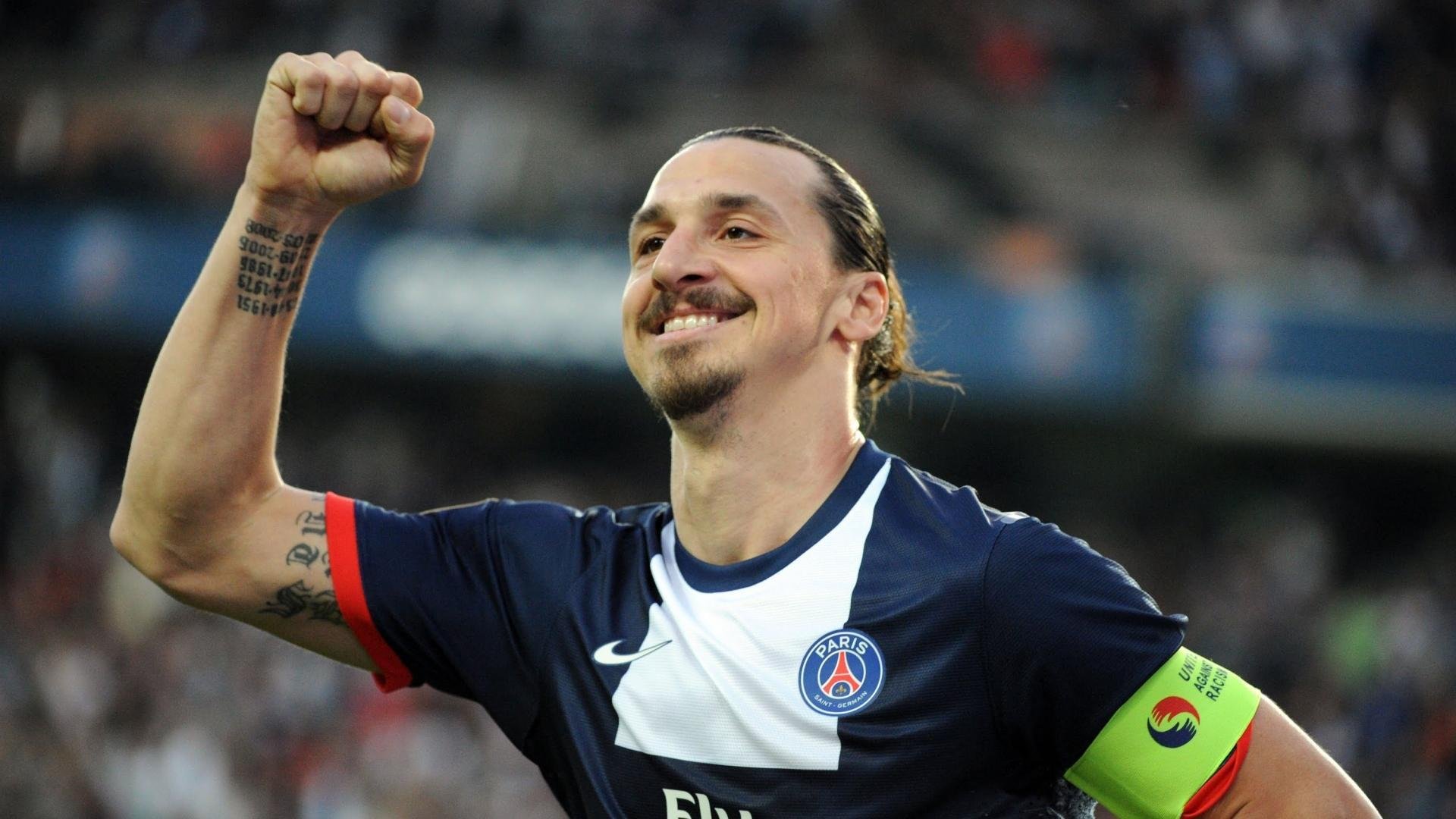 ONE冠军赛羽量级统一战：中国选手以降服方式终结对手 加冕双料冠军